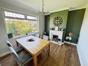 Dining Room - click for photo gallery